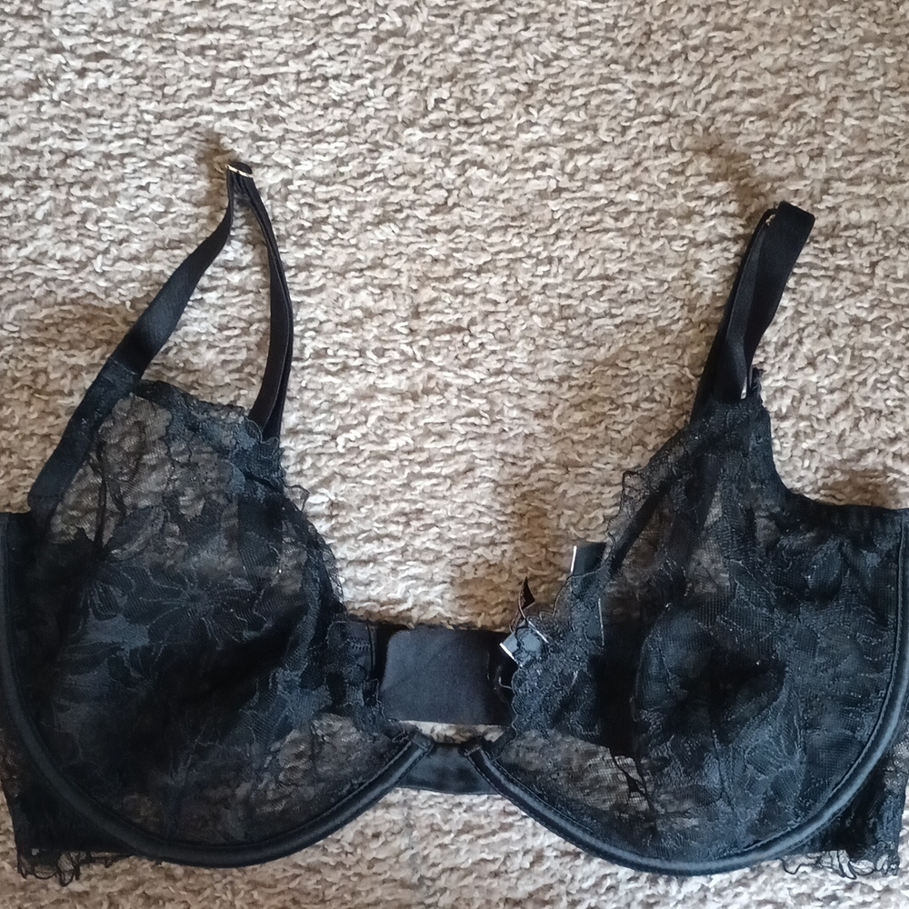 Victoria's Secret Lace Bra 36DDD Black
